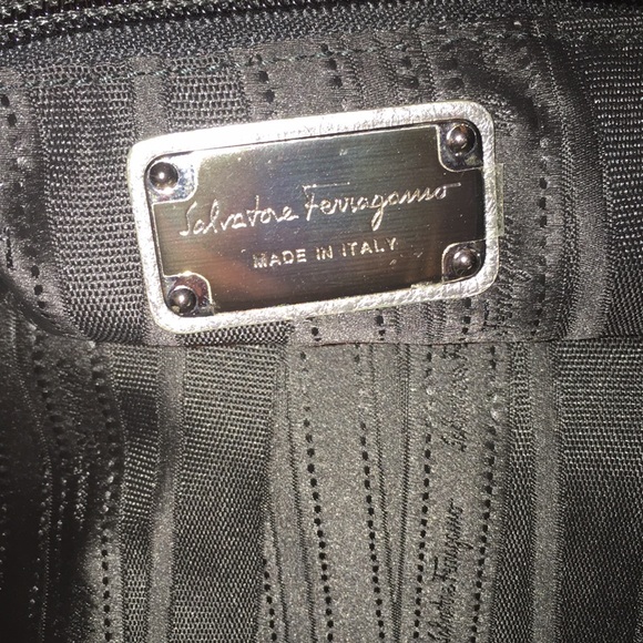 Authentic Salvatore Ferragamo bag - Picture 6 of 7